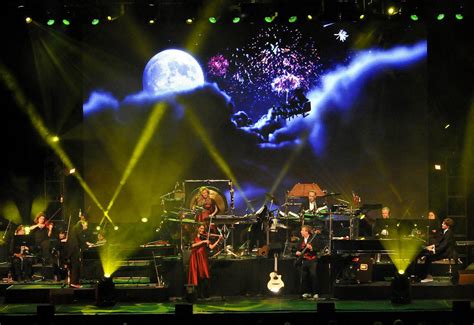 Mannheim steamroller - Mannheim Steamroller began as the pseudonym for composer Chip Davis and his collaborator Jackson Berkey who produced a series of albums ( Fresh Aire I-IV) exploring the four seasons from 1975 to ...